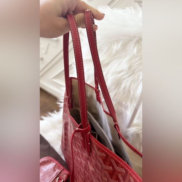 GOYARD St Louis PM, Red
With pouch and dust bag SOLD - Picture 8 of 17
